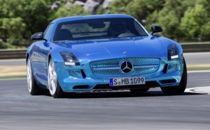 mercedes-benz-sls-amg-electric-drive-front-close-up-jpg_233210